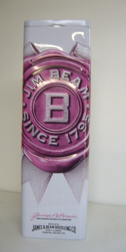 Jim Beam 0,7L v plechov&eacute; tubě 419,-