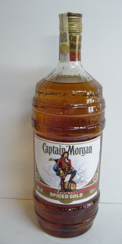 Captain Morgan rum 1,5L 750,-